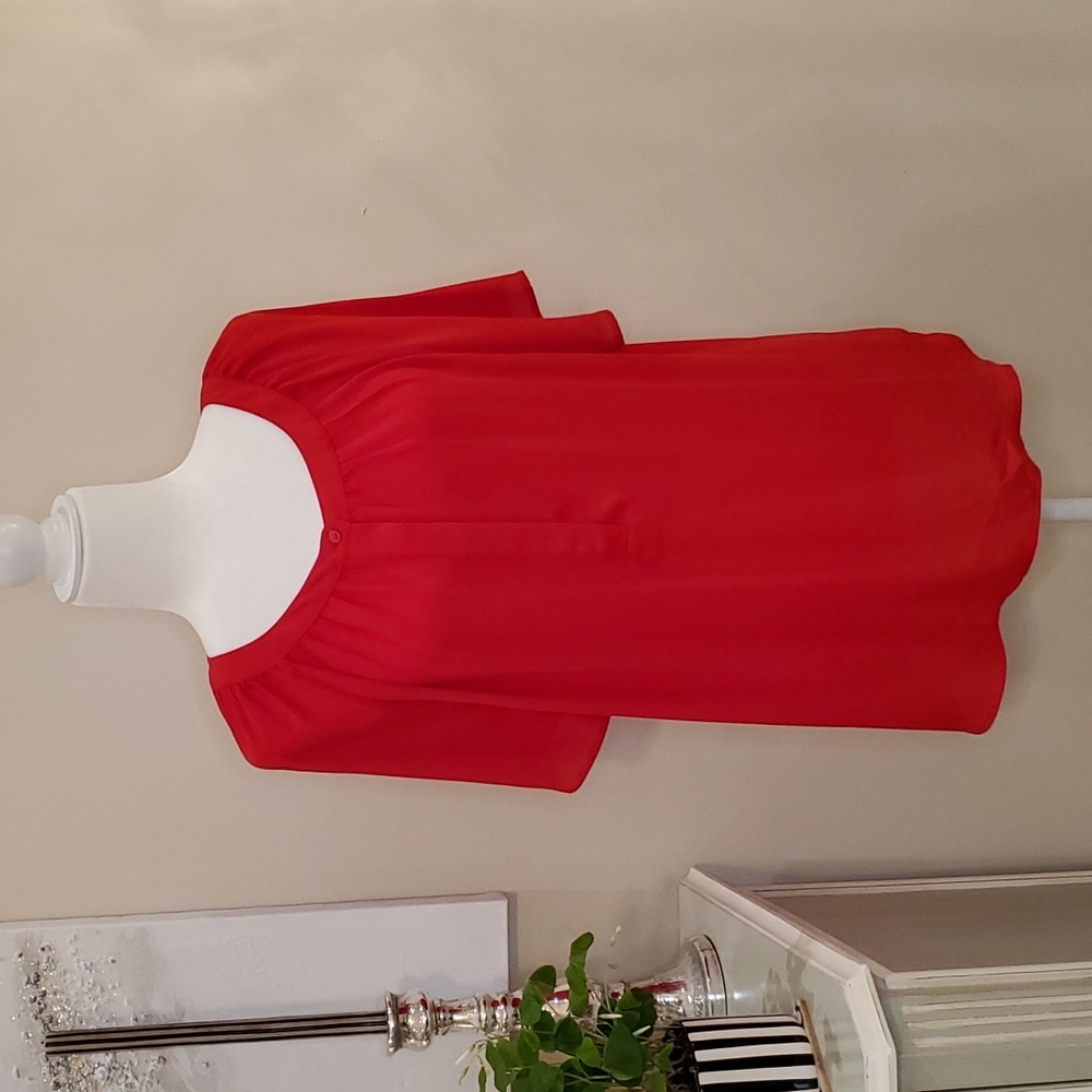 Ann Taylor ❤️NWT♥️ Bright Red Short Sleeve Flowing Blouse! ♥️♥️♥️